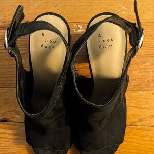 A New Day Black Peep Toe Block Heel Sandals – Size 8.5